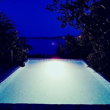 Apartments Marta Trogir Bagian luar foto