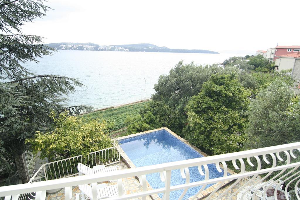 Apartments Marta Trogir Bagian luar foto