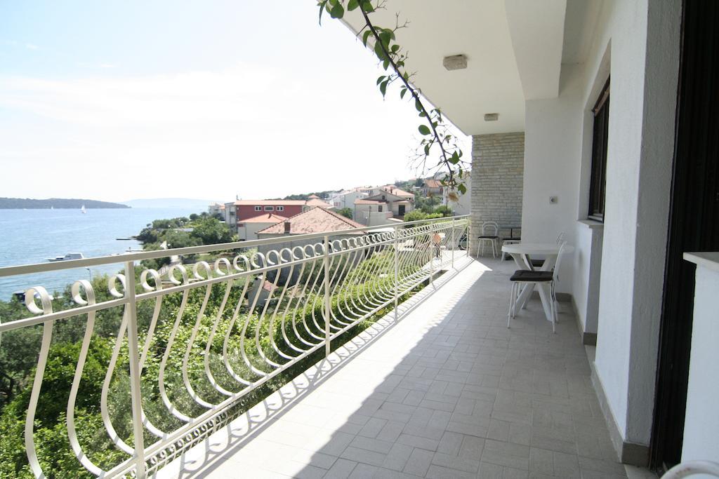 Apartments Marta Trogir Ruang foto