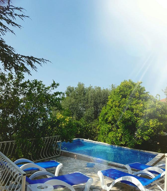 Apartments Marta Trogir Bagian luar foto