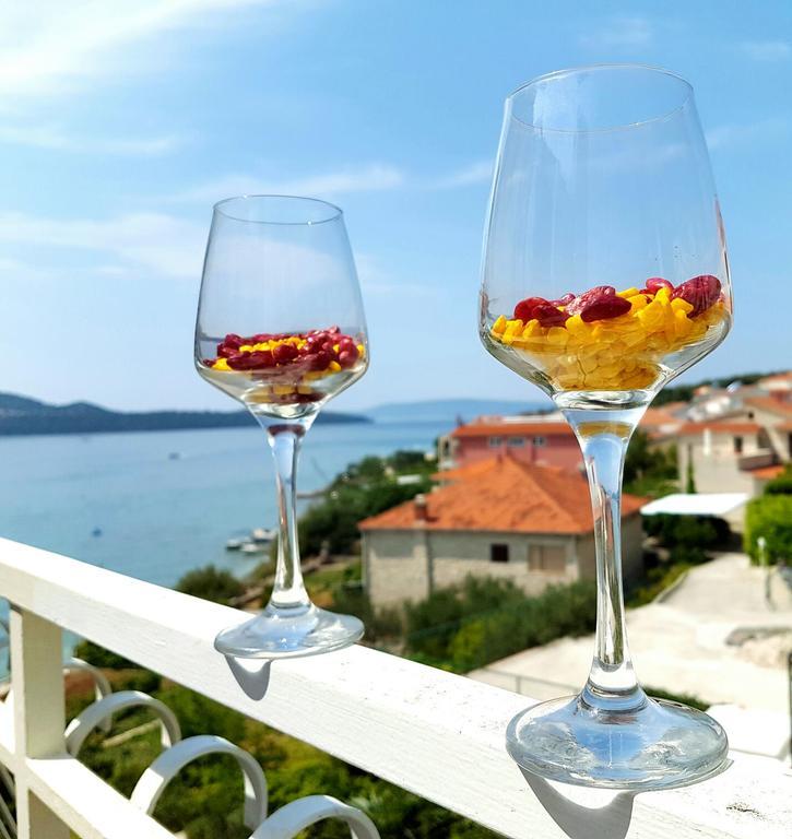 Apartments Marta Trogir Bagian luar foto