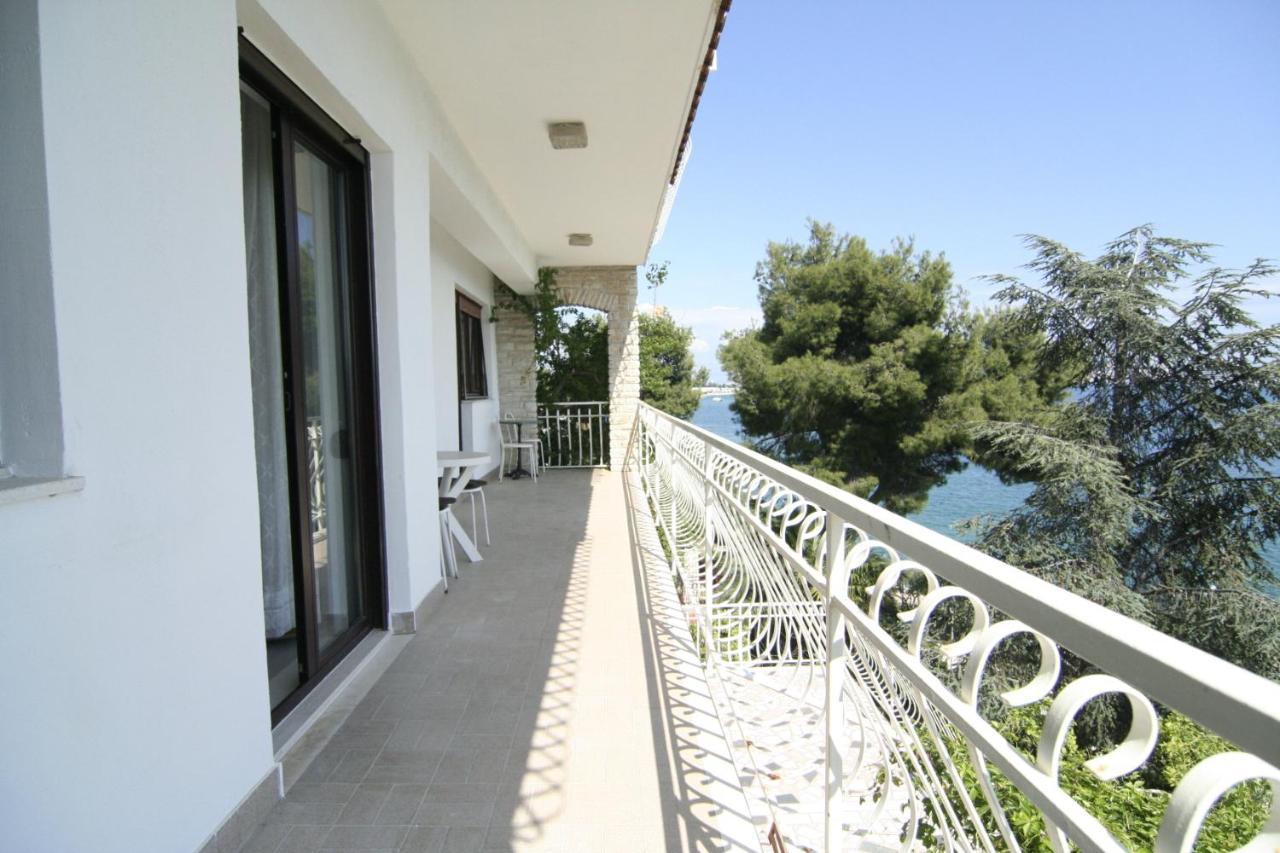 Apartments Marta Trogir Bagian luar foto